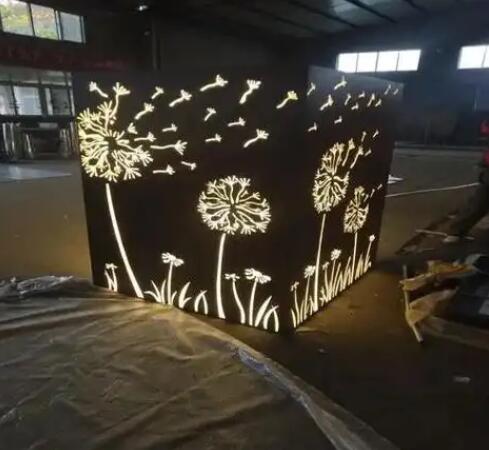 聂荣耐候钢灯箱